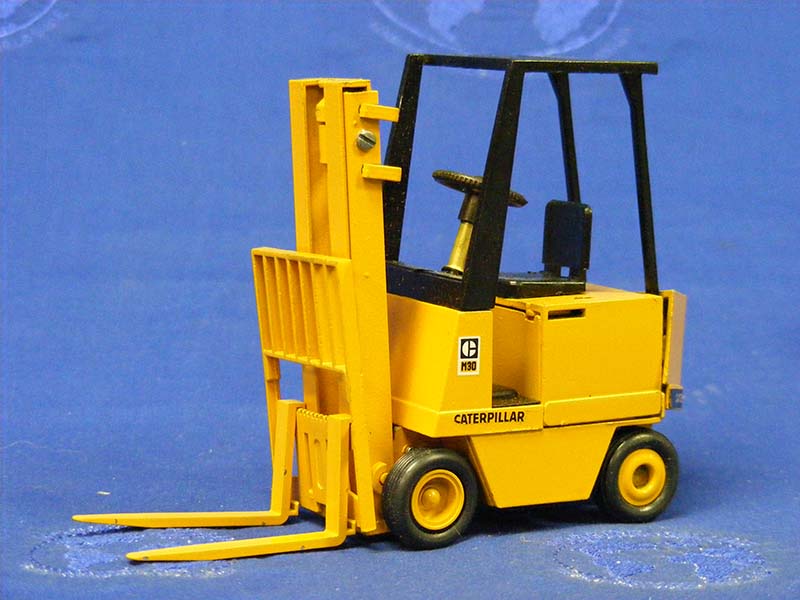 Montacarga  M30 Escala 1:25 (Modelo Descontinuado)