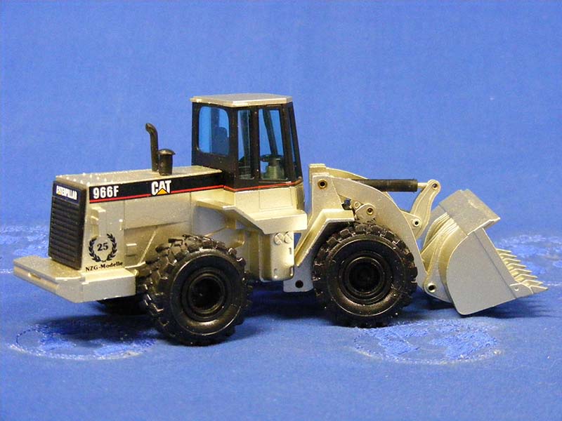 Cargador De Ruedas  966F 25 Años MXN Escala 1:50 (Modelo Descontinuado)