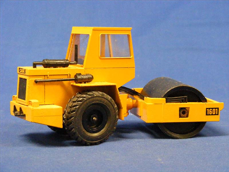 Rodillo Compactador Case W1601 Escala 1:35 (Modelo Descontinuado)