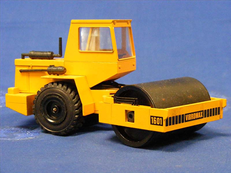 Rodillo Compactador Vibromax 1601 Escala 1:35 (Modelo Descontinuado)