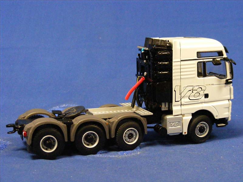 Tracto MAN TGX 8x6 Escala 1:50
