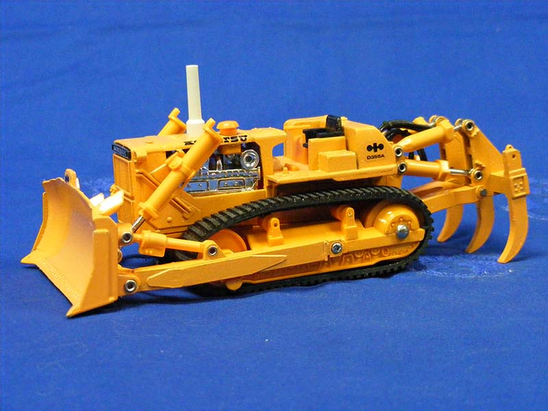 Tractor De Orugas Komatsu D355A Escala 1:50 (Modelo Descontinuado)