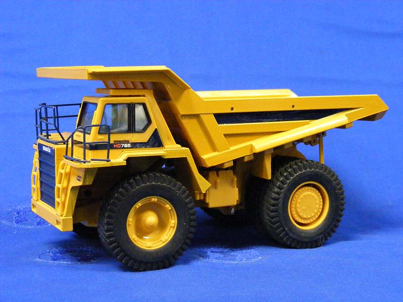 Camión Minero Komatsu HD785 Escala 1:45 (Modelo Descontinuado)