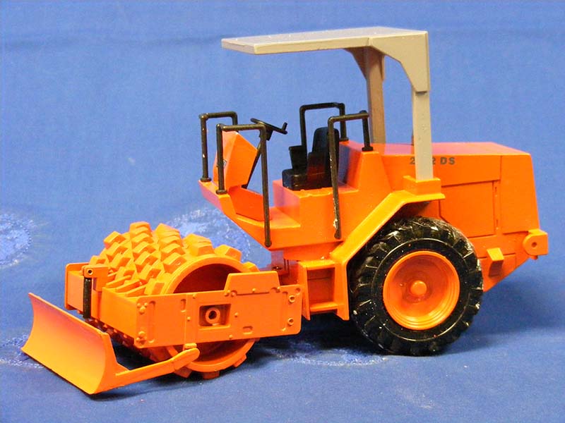 Rodillo Compactador Hamm 2222DS Escala 1:25 (Modelo Descontinuado)