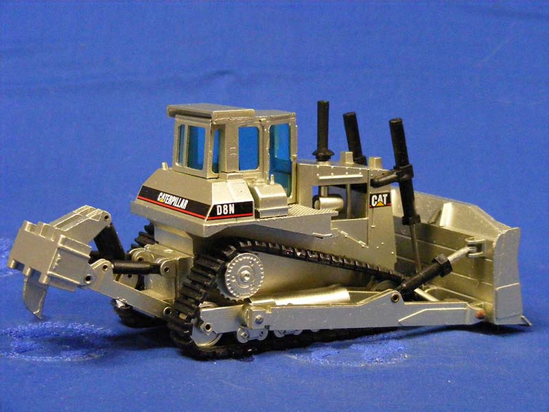 Tractor De Orugas  D8N Escala 1:50 (Modelo Descontinuado)