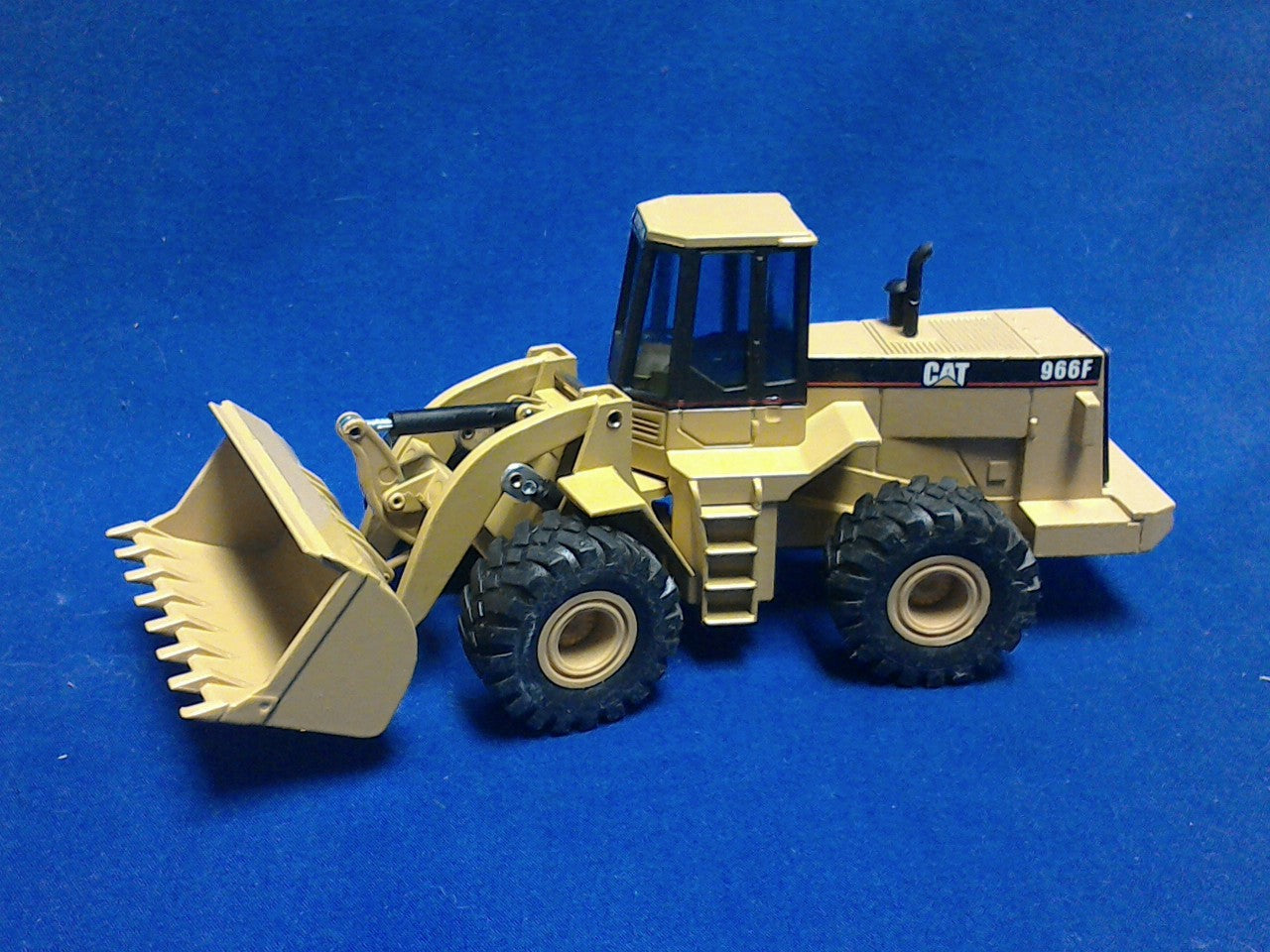 Cargador De Ruedas  966F Escala 1:50 (Modelo Descontinuado)
