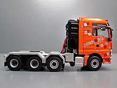 01-1084 Tracto Camión MAN TGX 8x6 Escala 1:50 (Modelo Descontinuado) - KATZER