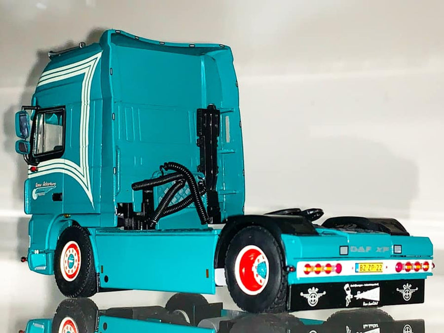 01-1200 Tracto Camión DAF XF 105 Achterkamp Escala 1:50 (Modelo Descontinuado) - KATZER