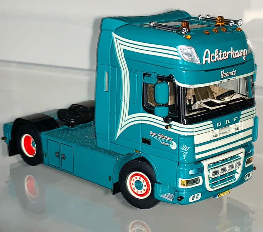 01-1200 Tracto Camión DAF XF 105 Achterkamp Escala 1:50 (Modelo Descontinuado) - KATZER