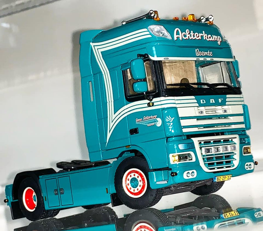 01-1200 Tracto Camión DAF XF 105 Achterkamp Escala 1:50 (Modelo Descontinuado) - KATZER
