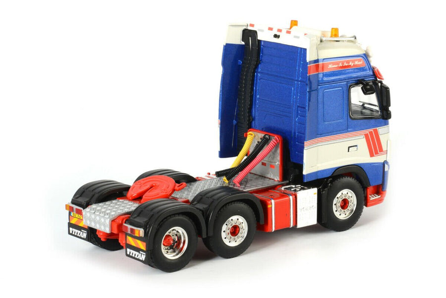 01-1306 Tracto Volvo FH3 Globbetrotter 6x2 Escala 1:50 (Modelo Descontinuado) - KATZER
