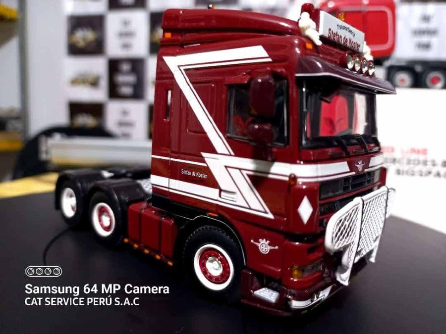 01-1595 Tracto Stefan De Koster DAF XF SC 6X2 (Modelo Descontinuado) - KATZER