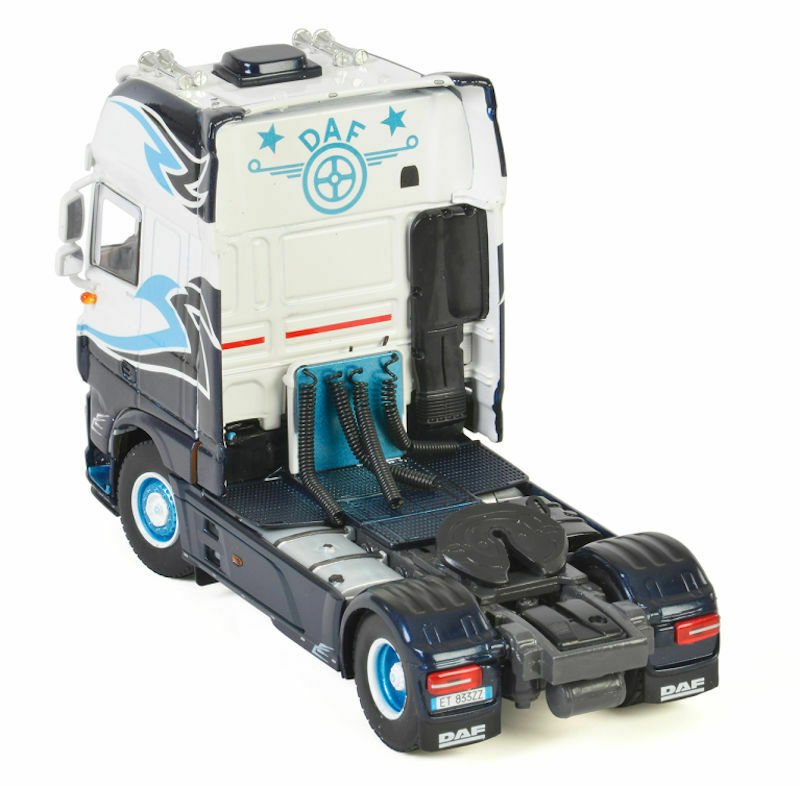 01-2248 Tracto DAF XF Super Space LD Transport Escala 1:50 (Modelo Descontinuado) - KATZER
