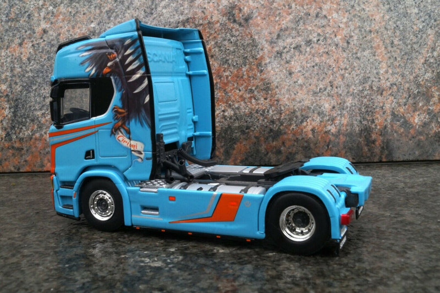01-2265 Tracto Scania R CS20H Cirioni Escala 1:50 (Modelo Descontinuado) - KATZER