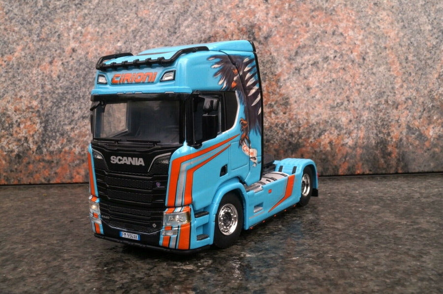 01-2265 Tracto Scania R CS20H Cirioni Escala 1:50 (Modelo Descontinuado) - KATZER