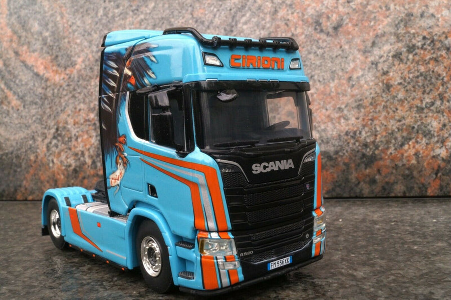 01-2265 Tracto Scania R CS20H Cirioni Escala 1:50 (Modelo Descontinuado) - KATZER