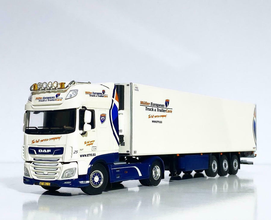 01-2479 Tráiler Meetc DAF XF Space Cab 4X2 MY2017 Escala 1:50 (PRE-VENTA) - KATZER