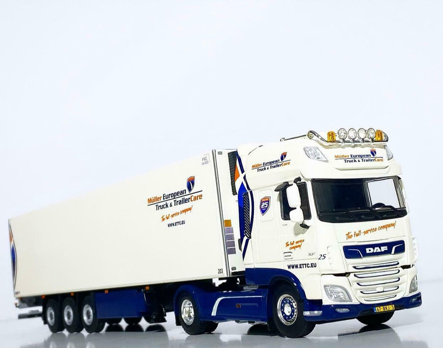 01-2479 Tráiler Meetc DAF XF Space Cab 4X2 MY2017 Escala 1:50 (PRE-VENTA) - KATZER