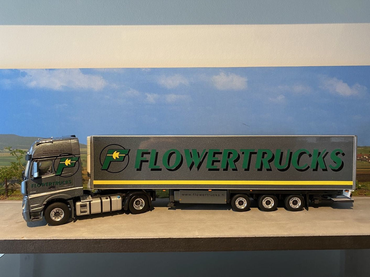 01-2958 Tráiler Mercedes Benz MP4 Escala 1:50 (Pre-Venta) - KATZER