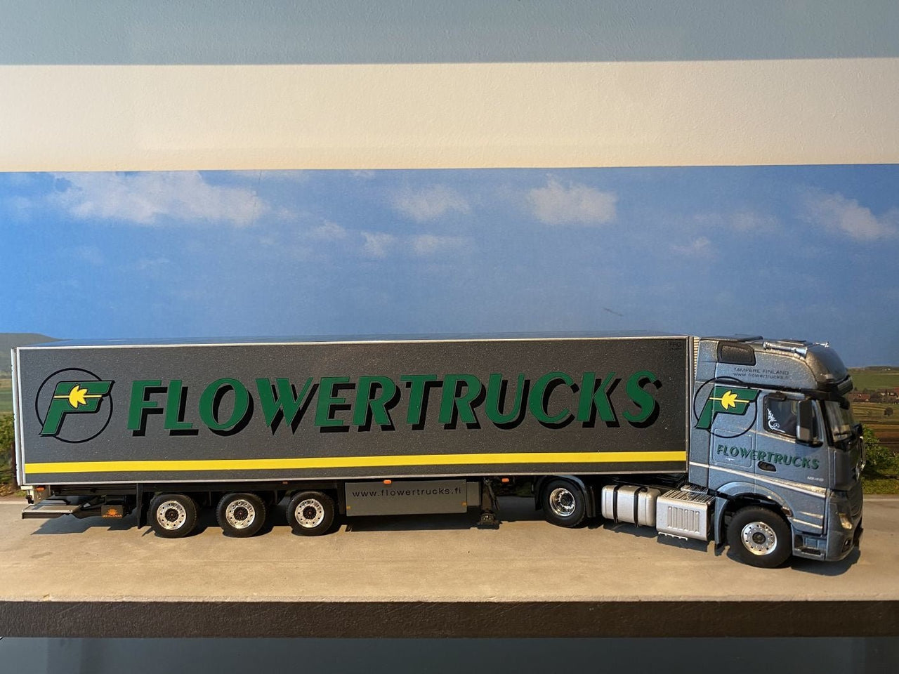01-2958 Tráiler Mercedes Benz MP4 Escala 1:50 (Pre-Venta) - KATZER