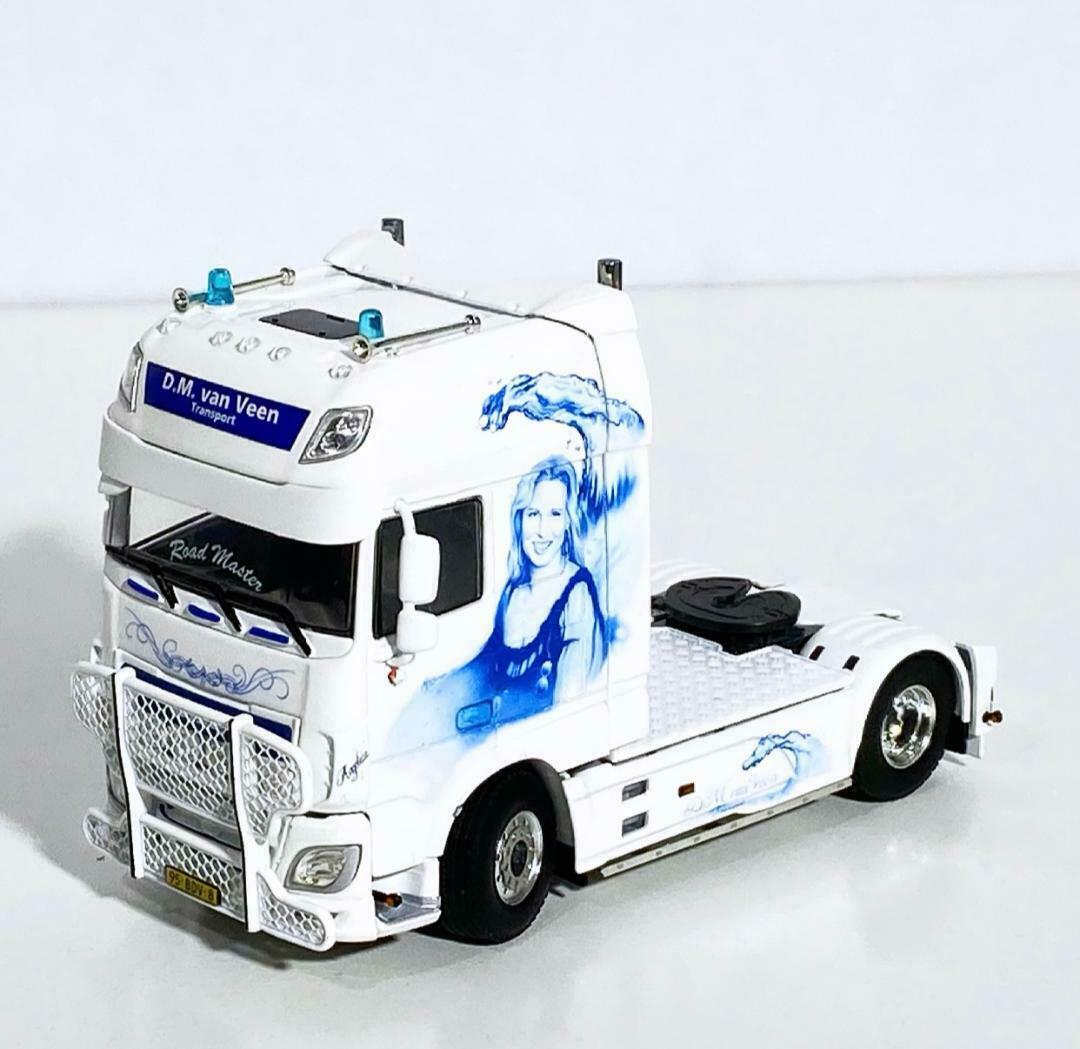 01-3307 Tracto DAF XF Super Space 4x2 Cab D.M Van Veen Escala 1:50 - KATZER