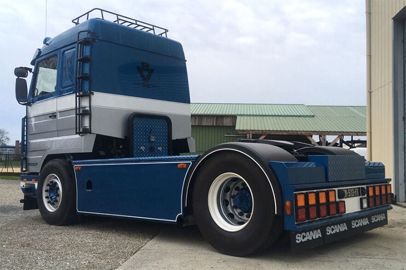 01-3632 Tracto Scania 4X2 Bouzon ET Fils Escala 1:50 (Pre Venta) - KATZER