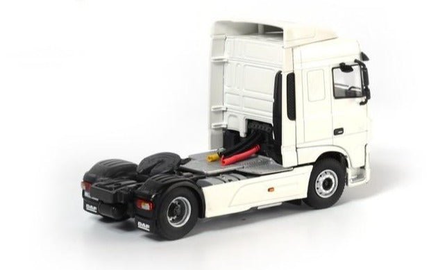 03-1127 Tracto DAF NEW XF SC 4x2 Escala 1:50 (Modelo Descontinuado) - KATZER