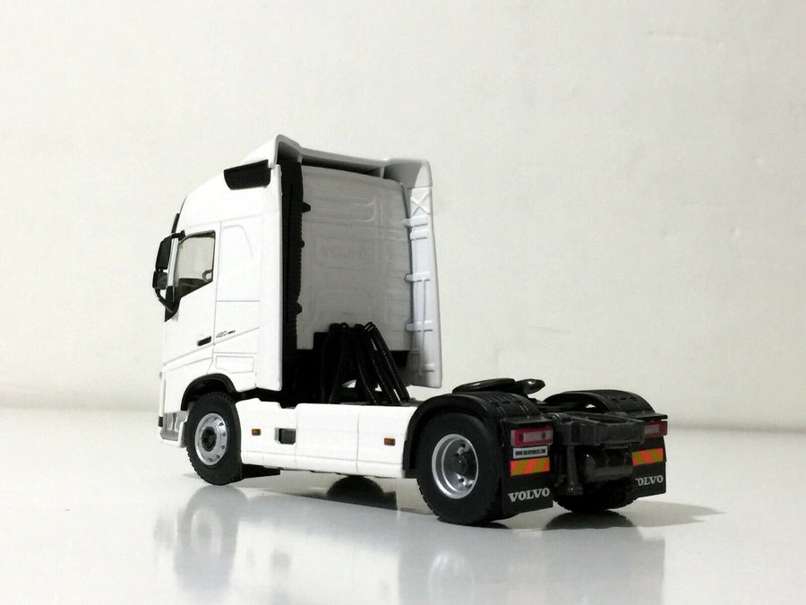 03-1136 Tracto Volvo FH4 GL 4x2 Escala 1:50 (PRE-VENTA) - KATZER