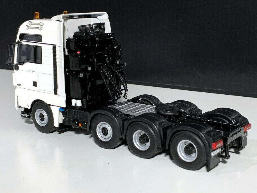 03-2026 Tracto Man TGX XXL Euro 6C Facelift 8X4 Escala 1:50 (Pre-Venta) - KATZER