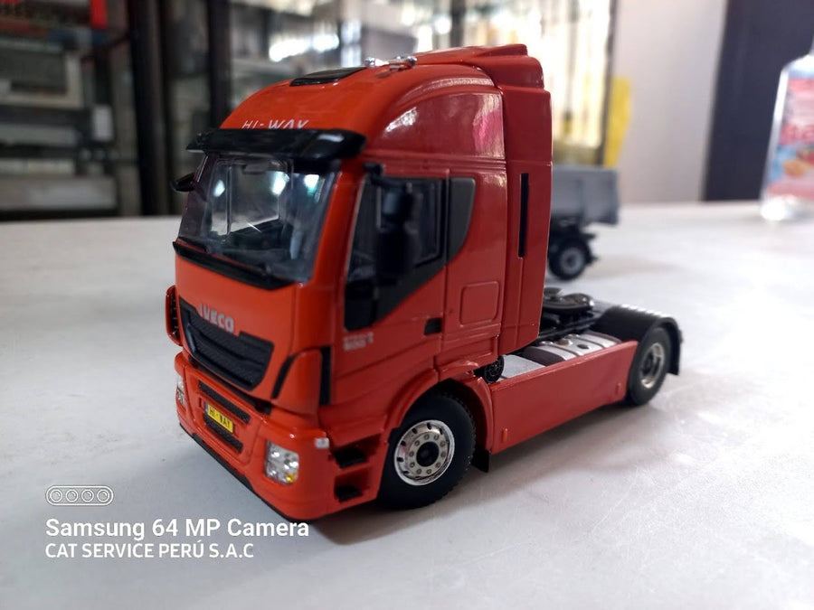 04-1158 Tracto Iveco Stralis HI-WAY 4x2 Escala 1:50 (Modelo Descontinuado) - KATZER