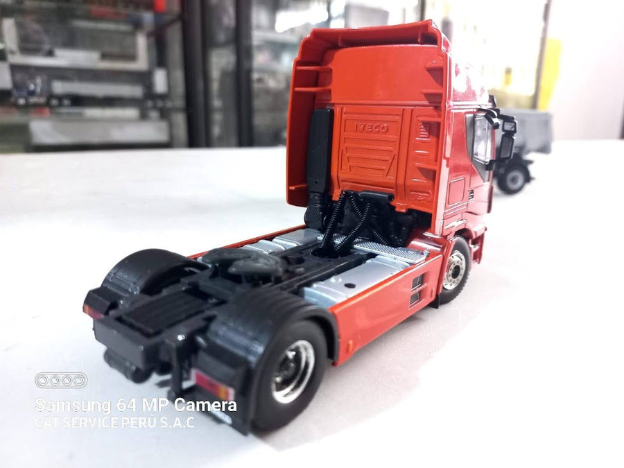 04-1158 Tracto Iveco Stralis HI-WAY 4x2 Escala 1:50 (Modelo Descontinuado) - KATZER