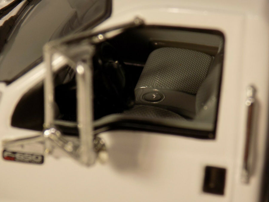 10-4107 Camión De Servicio Ford F-650 Escala 1:34 - KATZER