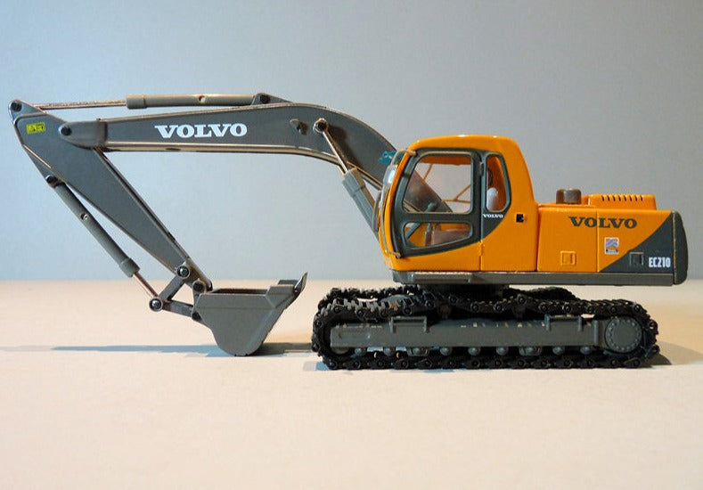 Excavadora Volvo EC210 Escala 1:50 (Modelo Descontinuado)