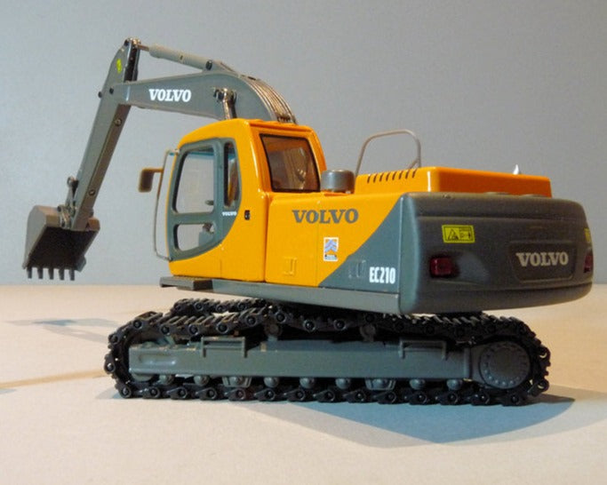 Excavadora Volvo EC210 Escala 1:50 (Modelo Descontinuado)