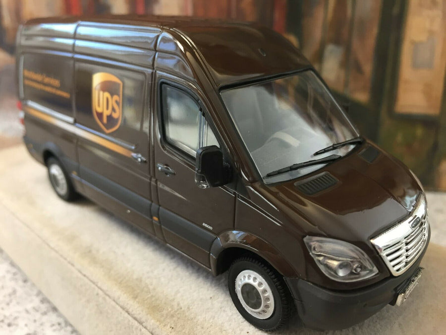 12-0050-01 Van Freightliner Sprinter Tonkin Escala 1:50 - KATZER