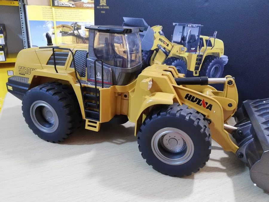 1583 Cargador Frontal Huina a Control Remoto Escala 1:14 - KATZER