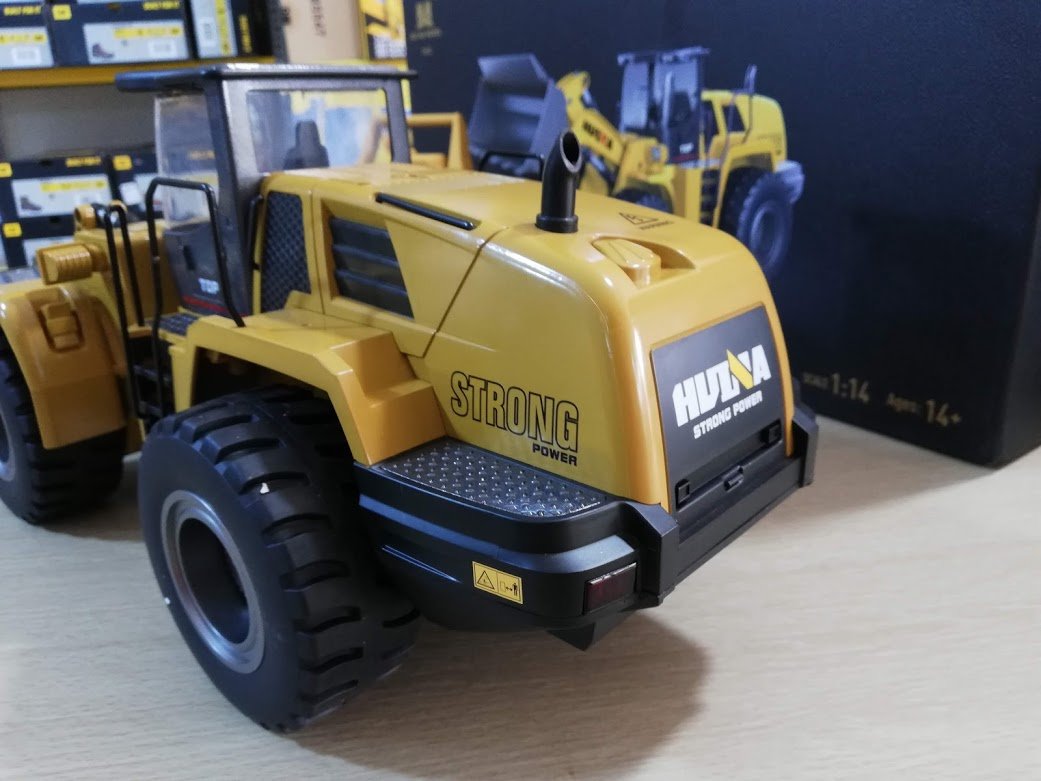 1583 Cargador Frontal Huina a Control Remoto Escala 1:14 - KATZER