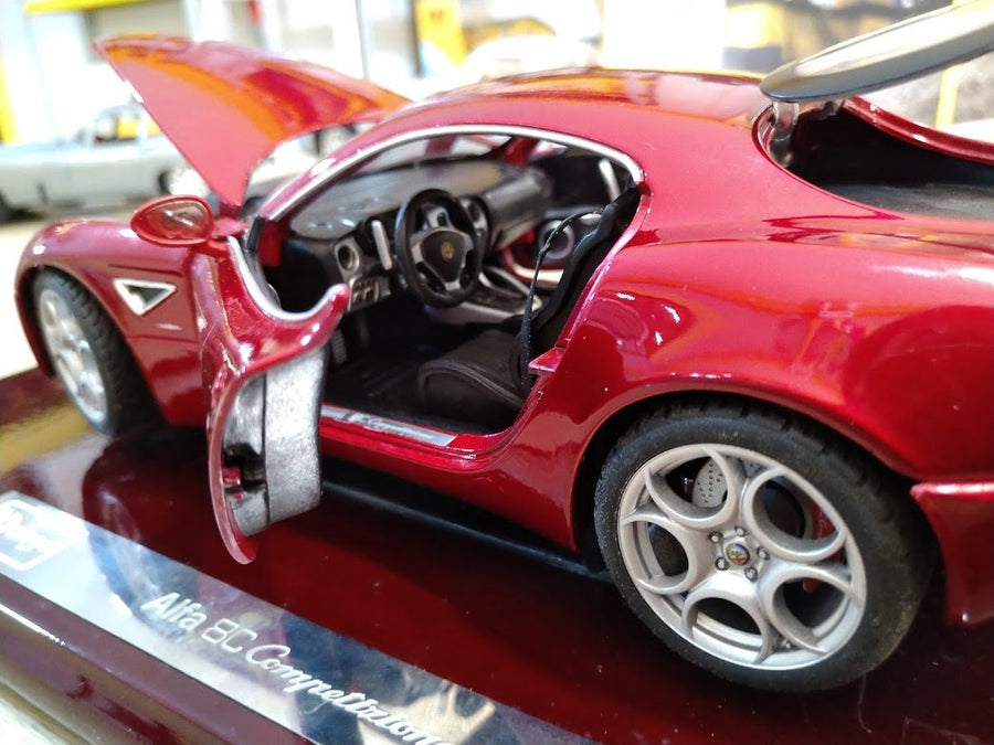 18-10006 Alfa 8C Competizione Escala 1:18 - KATZER