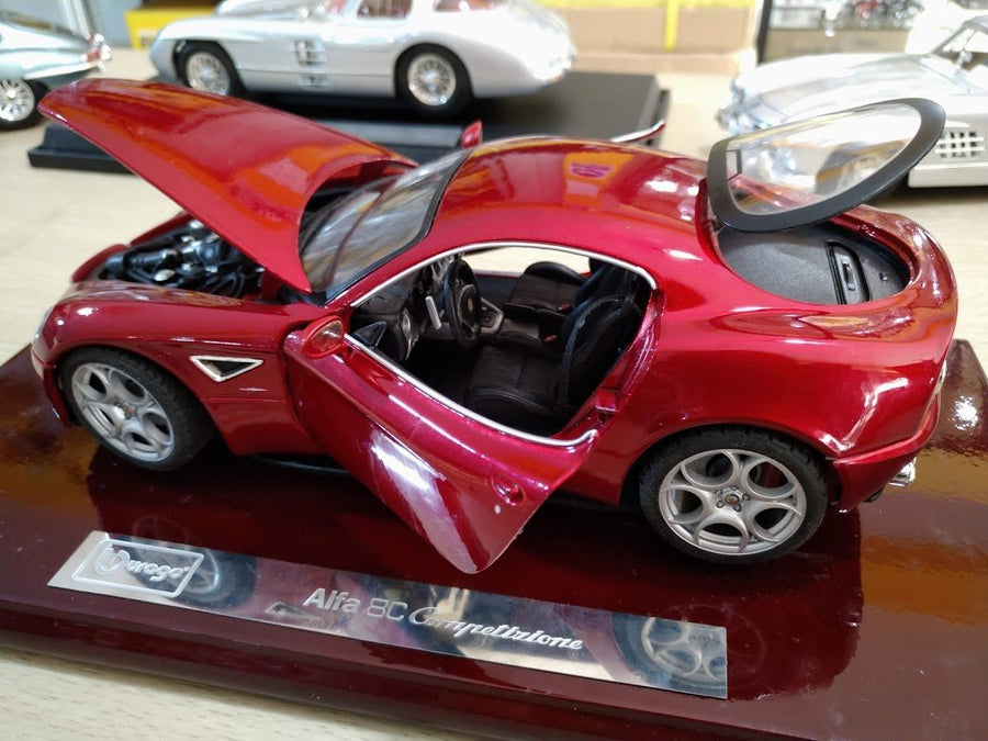 18-10006 Alfa 8C Competizione Escala 1:18 - KATZER