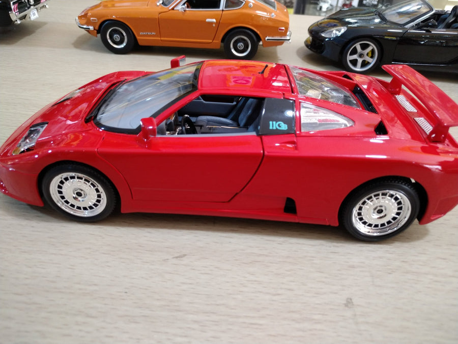 18-12023 Bugatti EB 110 Escala 1:18 - KATZER