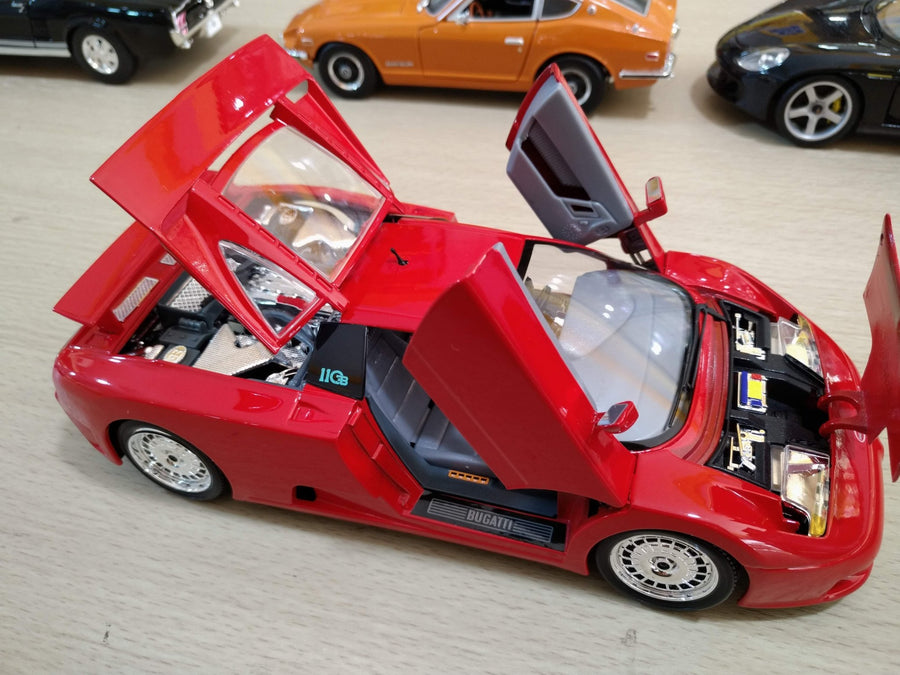 18-12023 Bugatti EB 110 Escala 1:18 - KATZER