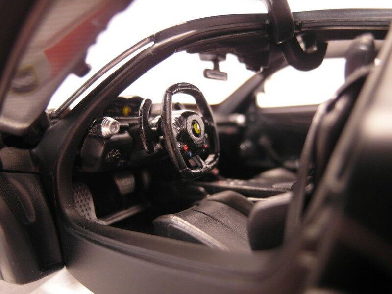 18-16901 LaFerrari Escala 1:18 - KATZER
