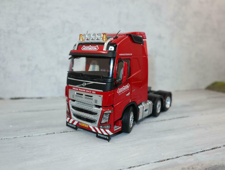 1811-03 Tracto Volvo FH16 6X2 Rojo Escala 1:32 (Modelo Descontinuado) - KATZER