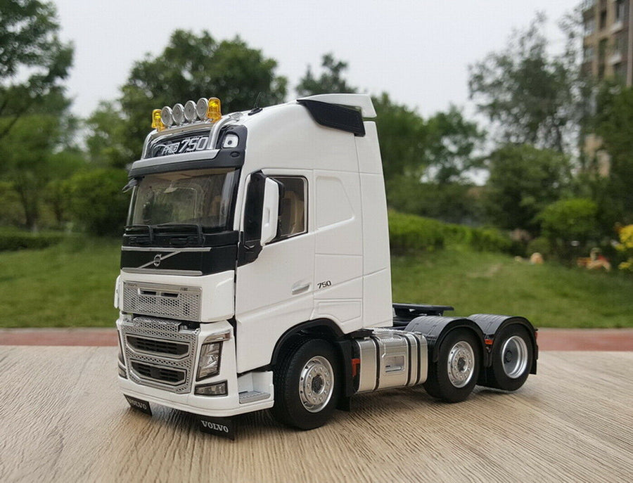 1811-04 Tracto Camión FH16 750 3-Axle Escala 1:32 (Modelo Descontinuado) - KATZER