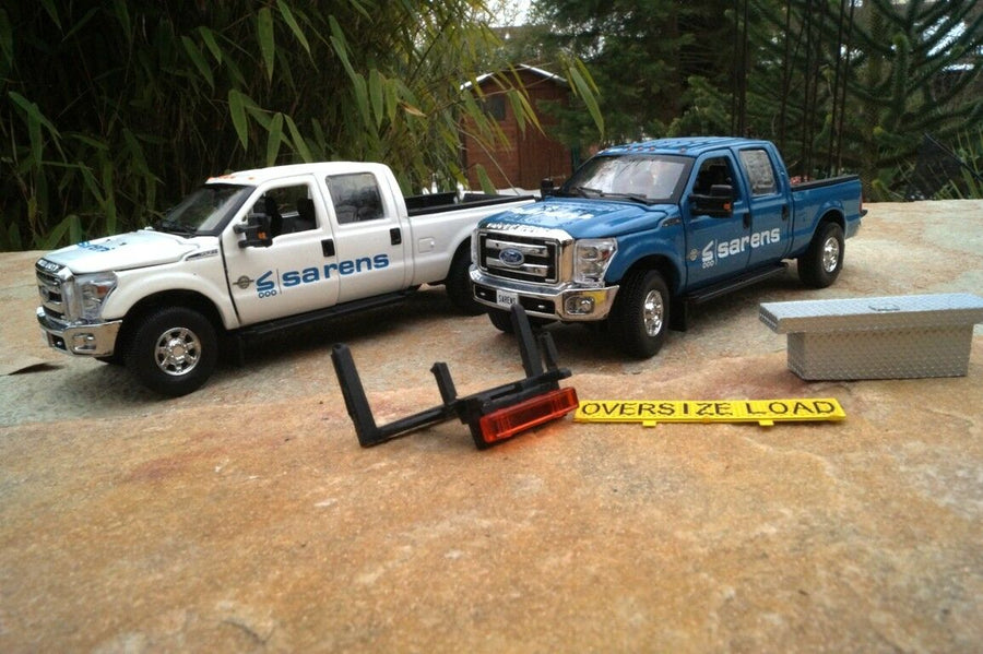 20-1042 2 Camionetas Ford F250 Sarens Escala 1:50 - KATZER