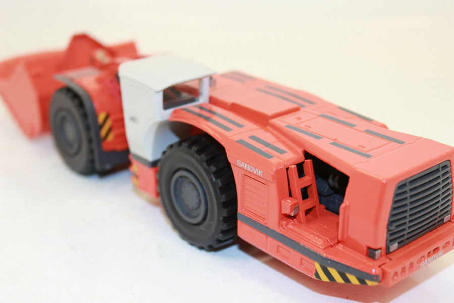 2441-02 Cargador de Bajo Perfil Sandvik LH621 Escala 1:50 (Modelo Descontinuado) - KATZER