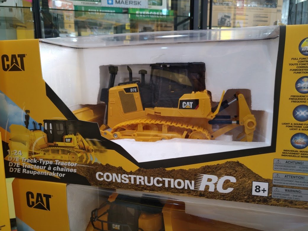 25002 Tractor de Cadenas Cat D7E Control Remoto Escala 1:24 - KATZER
