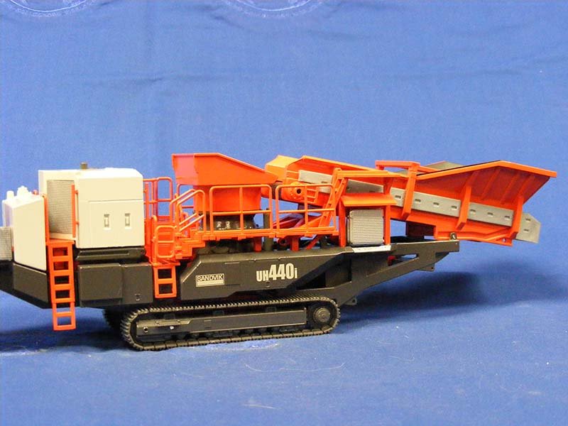 2511 Perfiladora De Pavimento UH440i Sandvik Escala 1:50 - KATZER