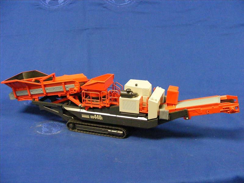 2511 Perfiladora De Pavimento UH440i Sandvik Escala 1:50 - KATZER