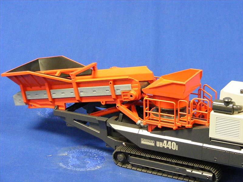 2511 Perfiladora De Pavimento UH440i Sandvik Escala 1:50 - KATZER